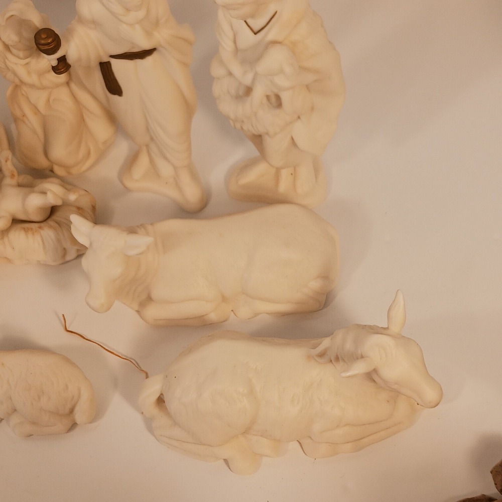 Porcelain Nativity 10 pc. set distributed by Hudson Corp. Ivory Color - Picture 10 of 11